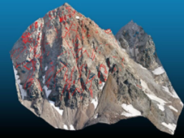 Dank hoch aufgelöster Aufnahmen von geologischen Oberflächen können Risse und Spalten in Gesteinskörpern dank entsprechender Algorhythmen automatisch erkannt werden, was die Qualität der Interpretation oft verbessert und dabei Zeit und Kosten einspart.