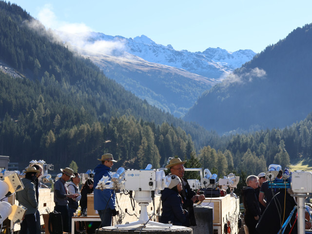 Emsiges Treiben auf dem umfunktionierten Parkplatz des PMOD/WRC am Morgen des 29. September 2025.